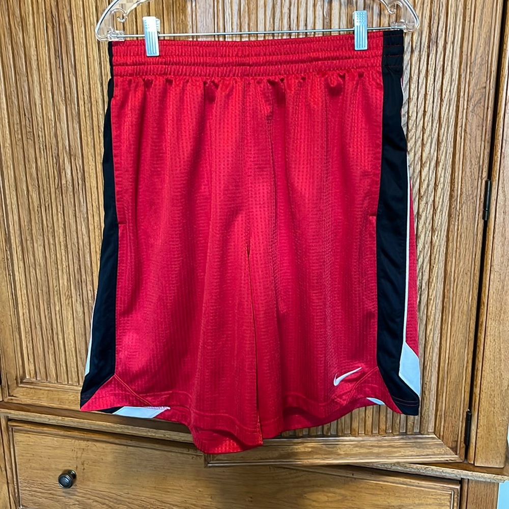 Nike Men’s Athletic Shorts Large